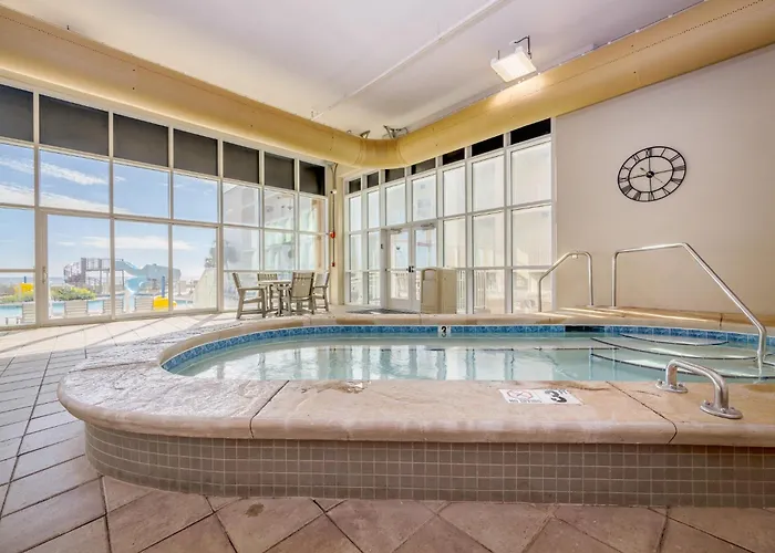 Phoenix Gulf Towers 402 Apartment *
